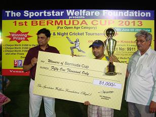 Winners- HMV Sports, Getting their Winning Amount Rs 51000/-